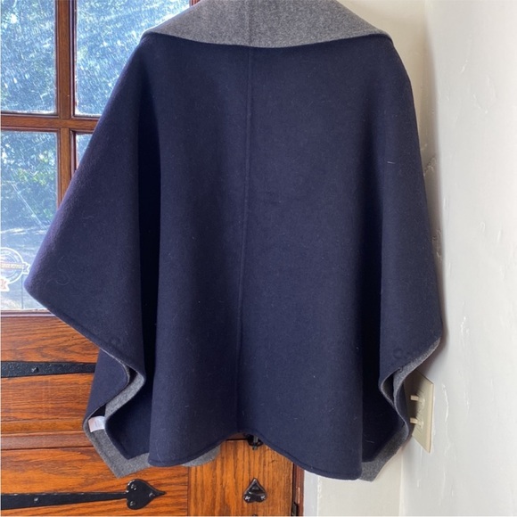 Tahari Woman’s Gray and Navy Blue Wool Cape/Poncho - Picture 4 of 5